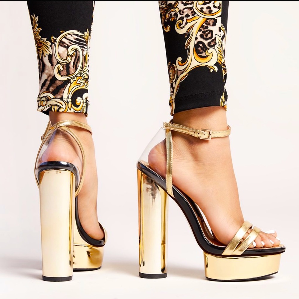 -Jessica Rich / Gold Platforms / 37 UK (7 US) /
Completely New in Original Box